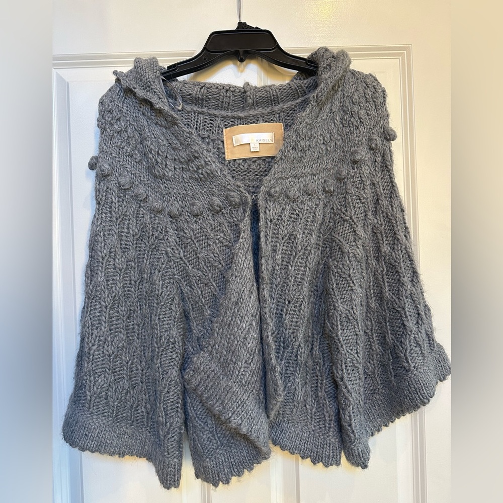 Kaisely Cardigan Sweater M Hoodie NWOT